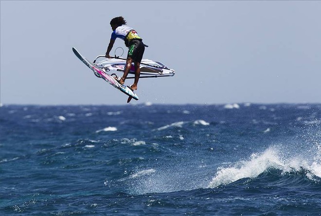 Massive shaka from Gollito - PWA Costa Teguise Lanzarote World Cup 2011 ©  John Carter / PWA http://www.pwaworldtour.com